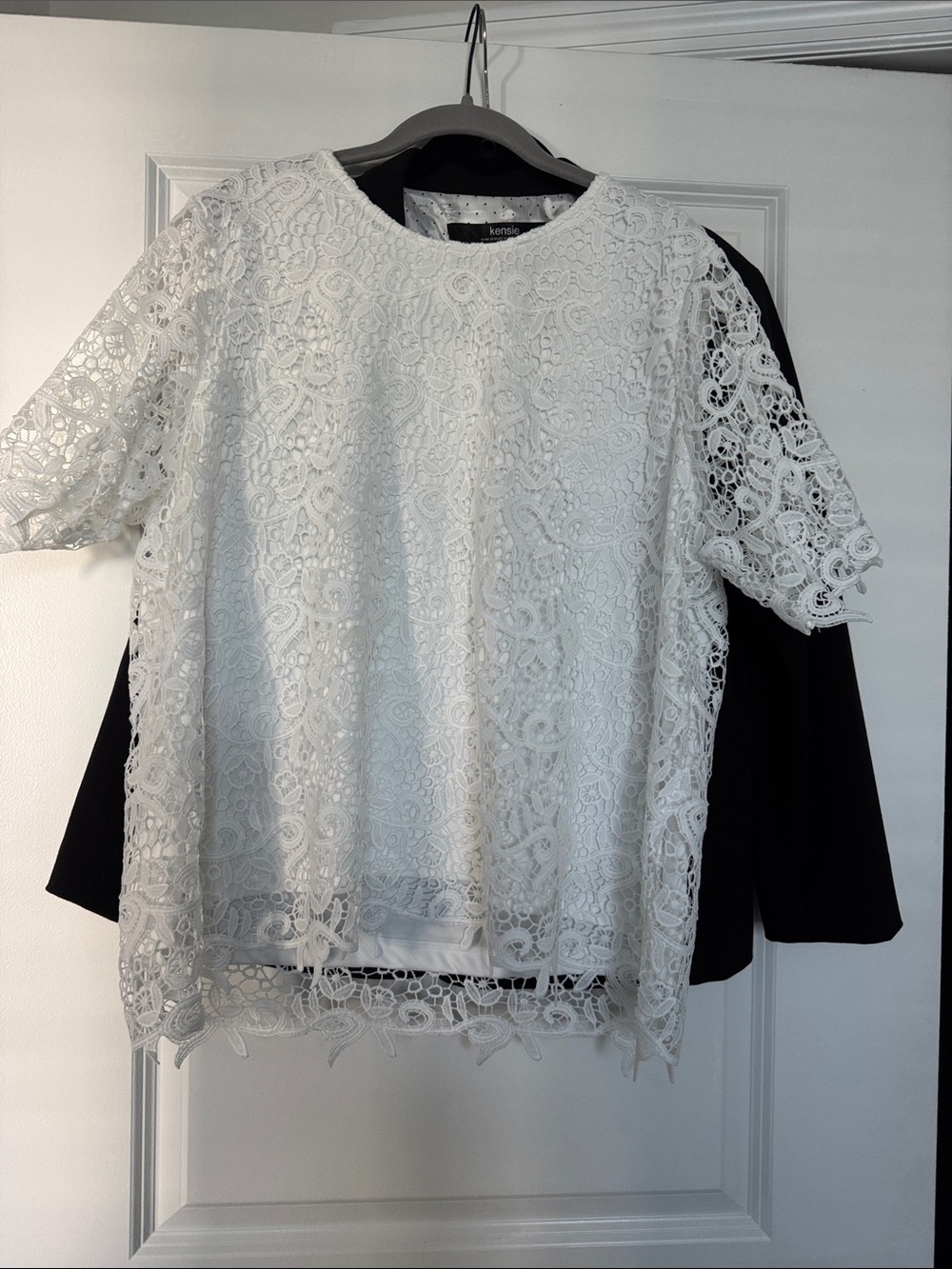 Philosophy White Crochet Lace Short Sleeve Blouse